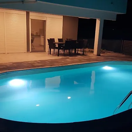 ヴィラ Savrsen Odmor U Ivona